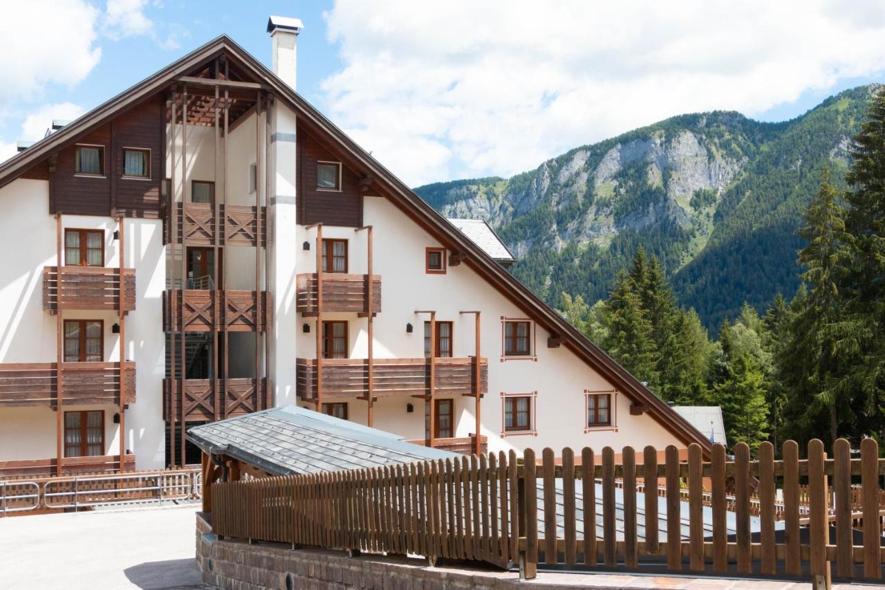 Nevesole Folgarida Resort Aparthotel Exteriör bild