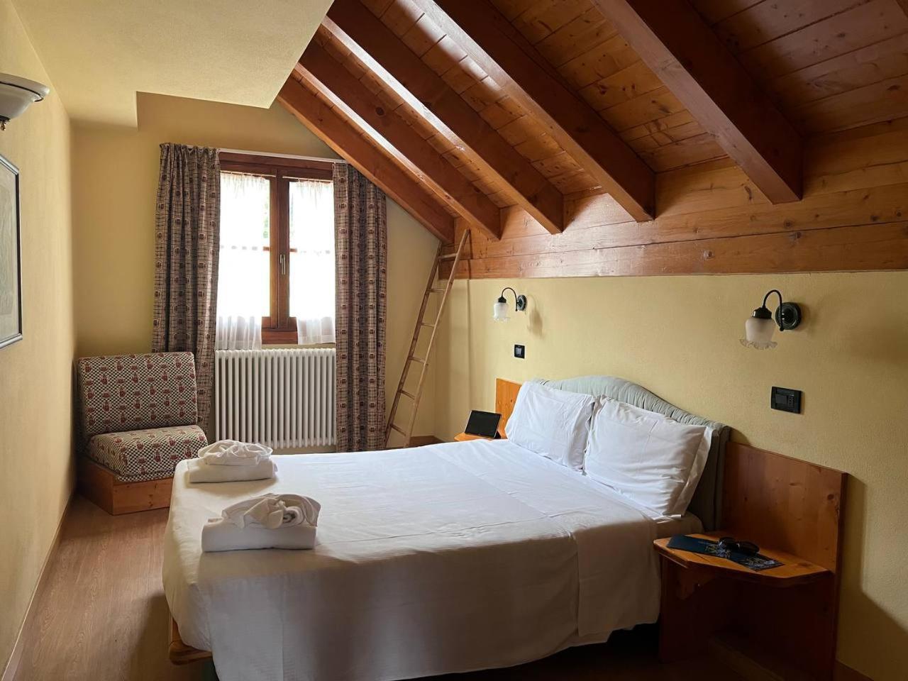 Nevesole Folgarida Resort Aparthotel Exteriör bild
