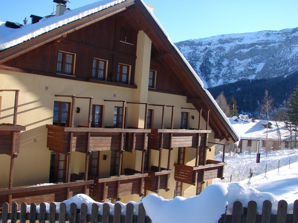 Nevesole Folgarida Resort Aparthotel Exteriör bild