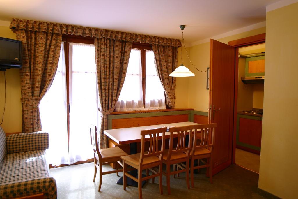 Nevesole Folgarida Resort Aparthotel Exteriör bild