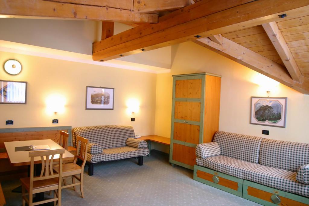 Nevesole Folgarida Resort Aparthotel Inreriör bild
