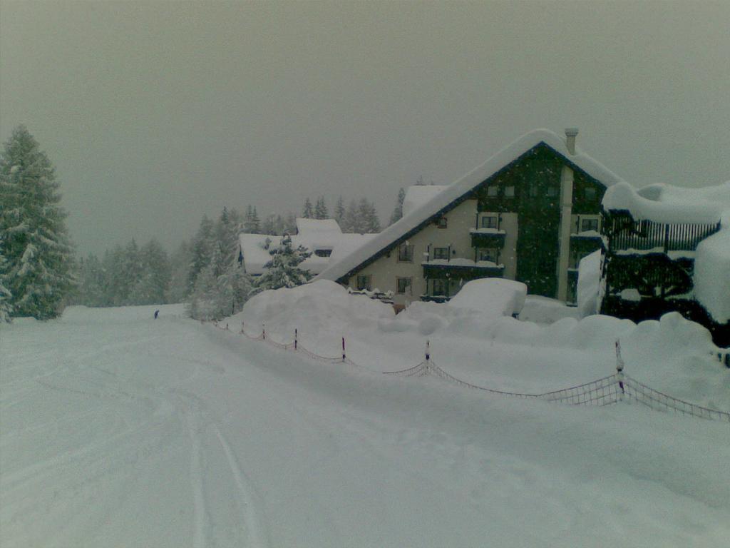 Nevesole Folgarida Resort Aparthotel Exteriör bild