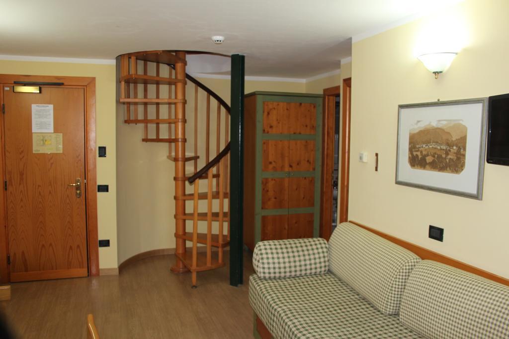 Nevesole Folgarida Resort Aparthotel Exteriör bild