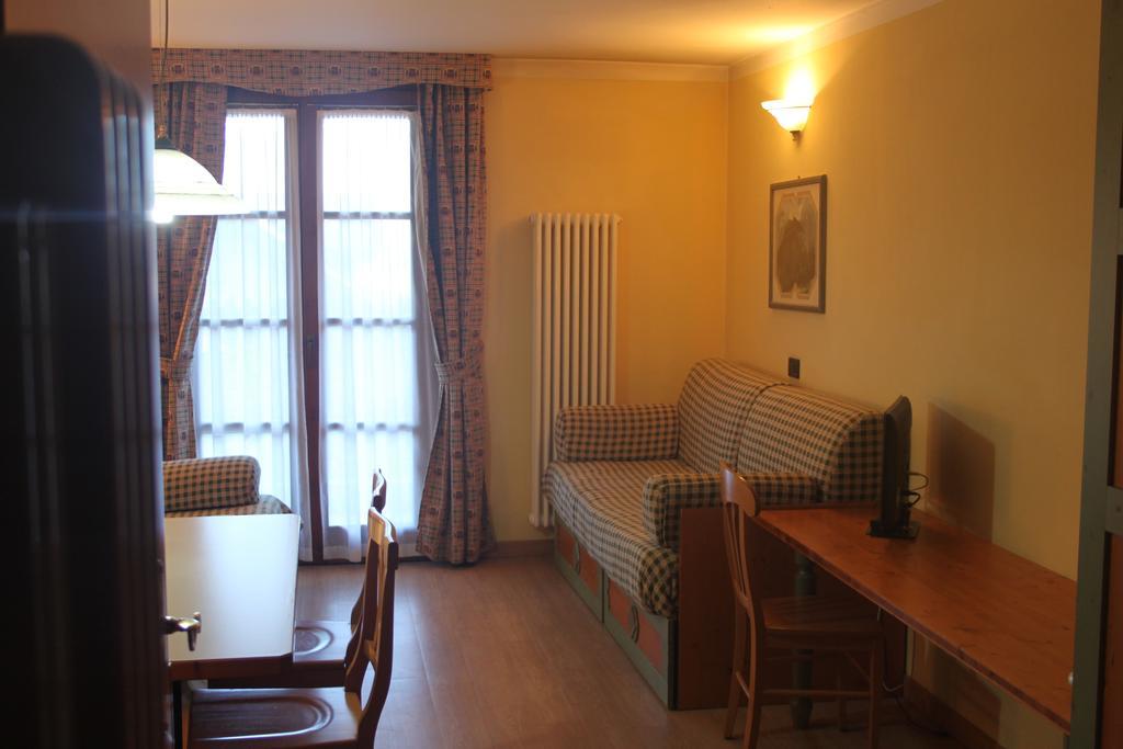 Nevesole Folgarida Resort Aparthotel Exteriör bild