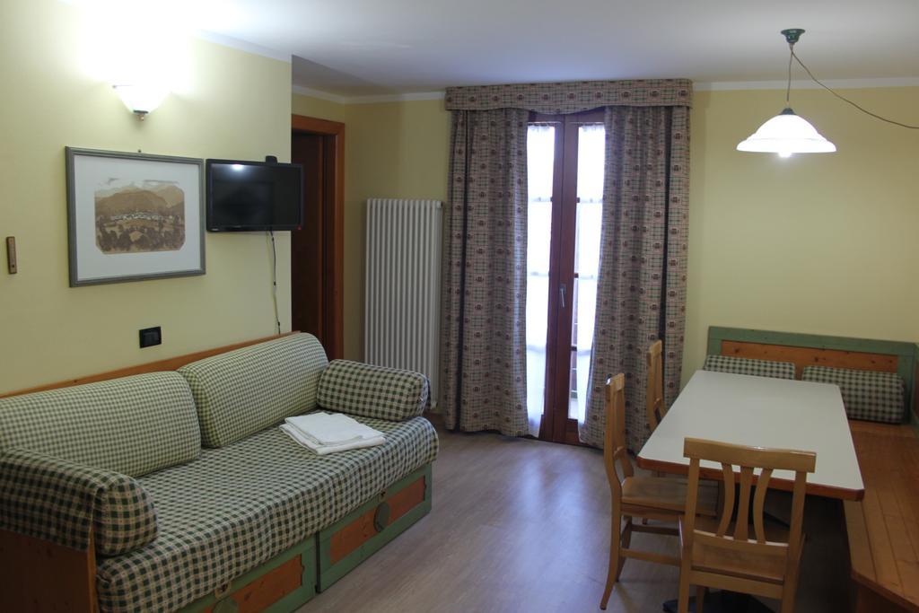 Nevesole Folgarida Resort Aparthotel Exteriör bild