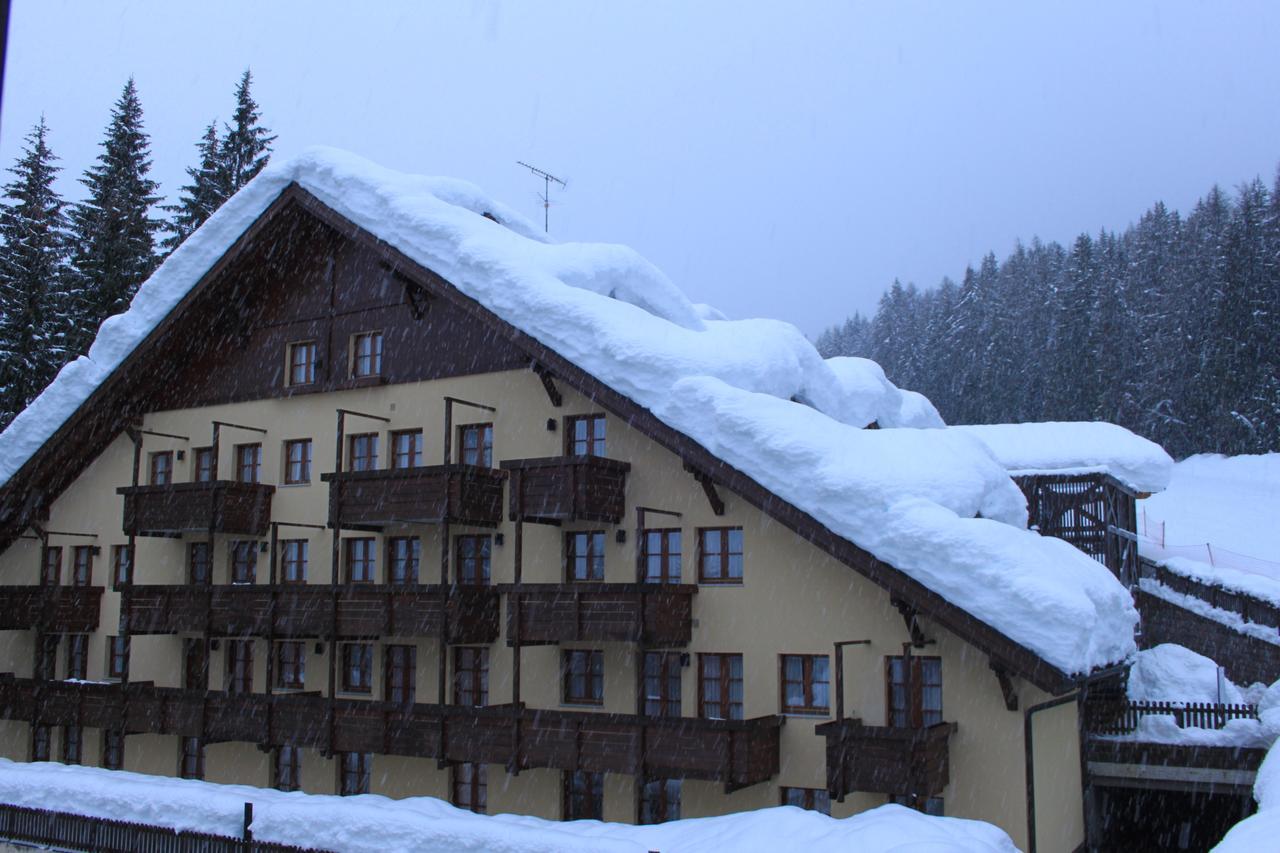 Nevesole Folgarida Resort Aparthotel Exteriör bild