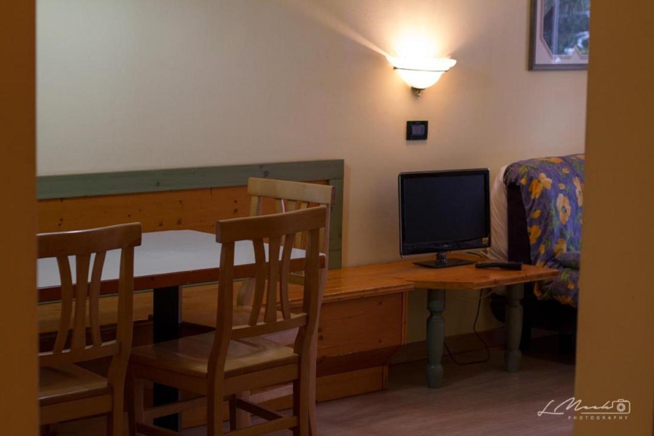 Nevesole Folgarida Resort Aparthotel Exteriör bild