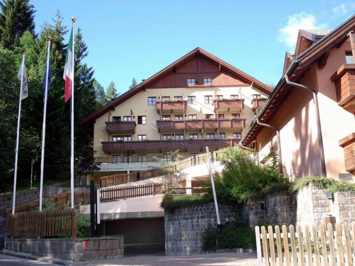 Nevesole Folgarida Resort Aparthotel Exteriör bild