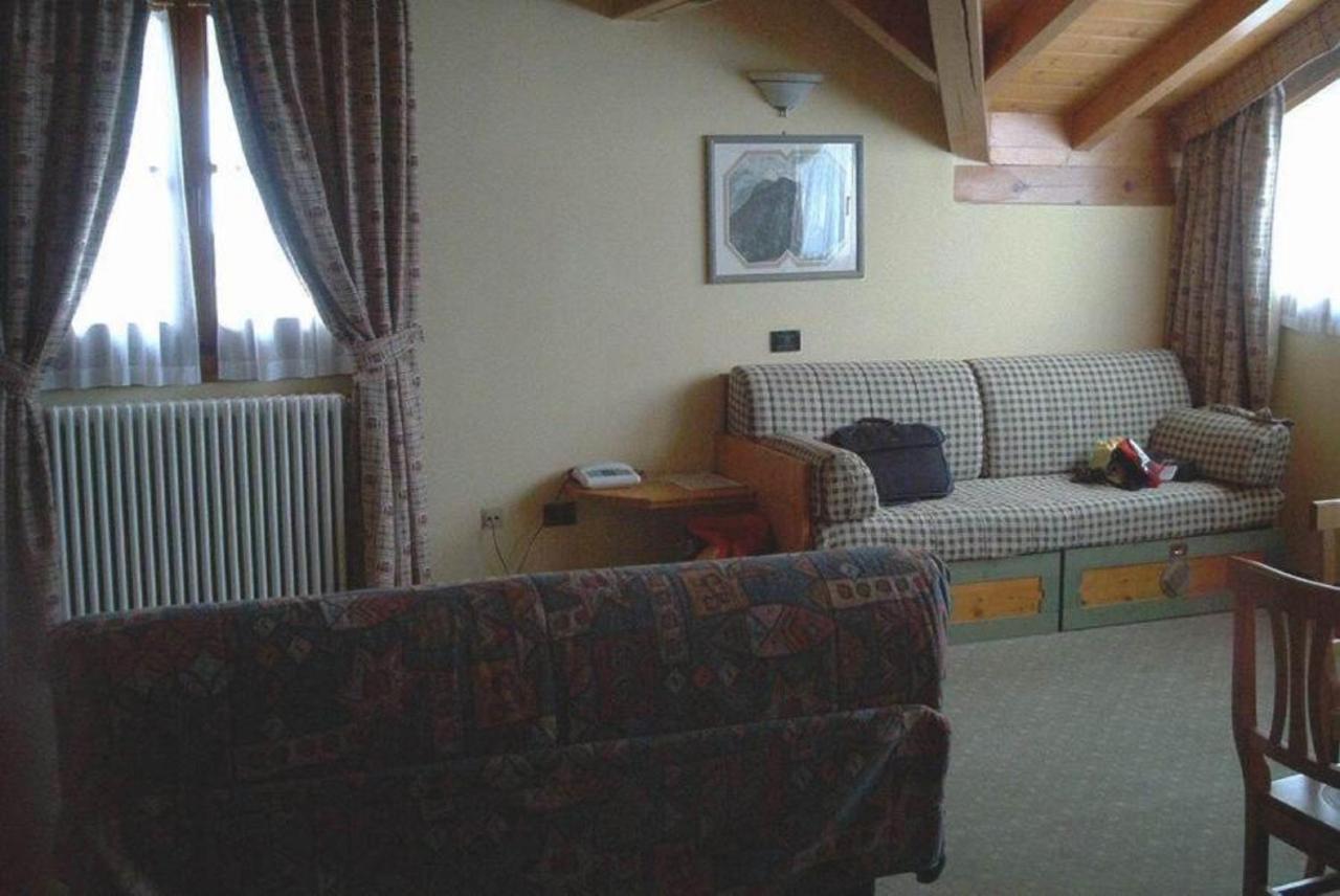 Nevesole Folgarida Resort Aparthotel Exteriör bild